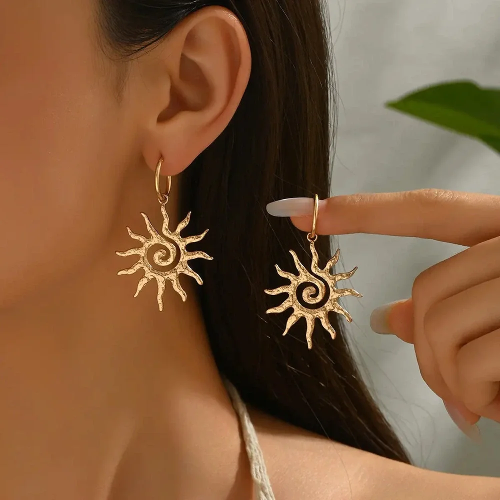 X29  Spiral Sun Earings | Gold One Size